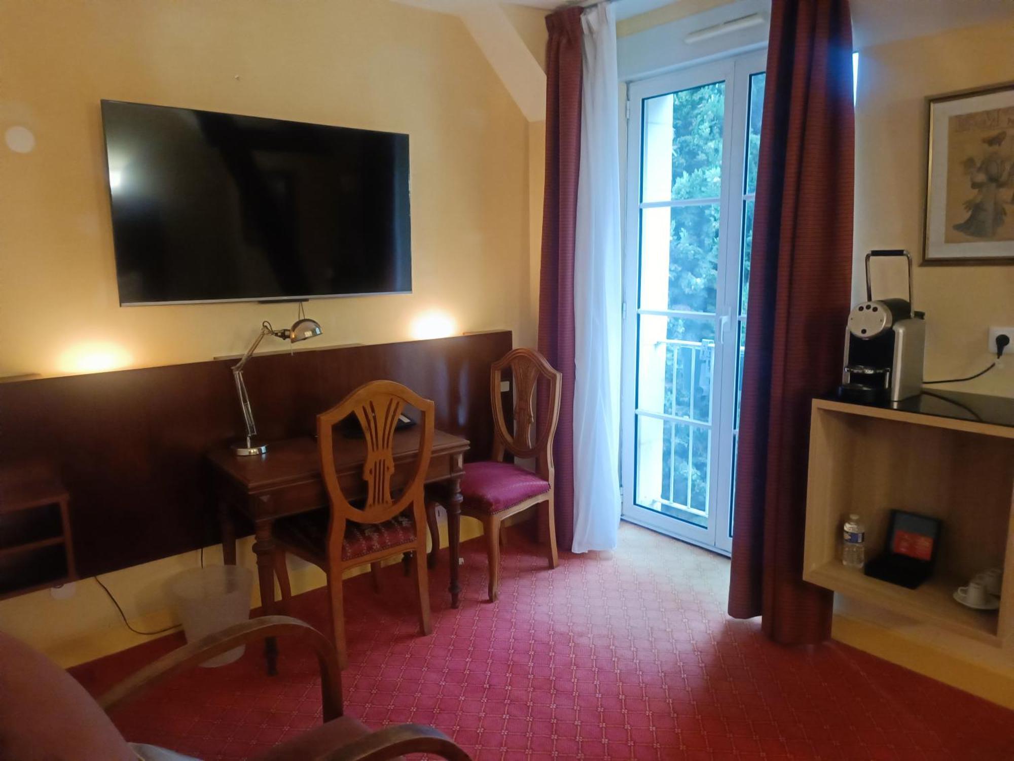 Hostellerie Les Hauts De Sainte Maure Bagian luar foto