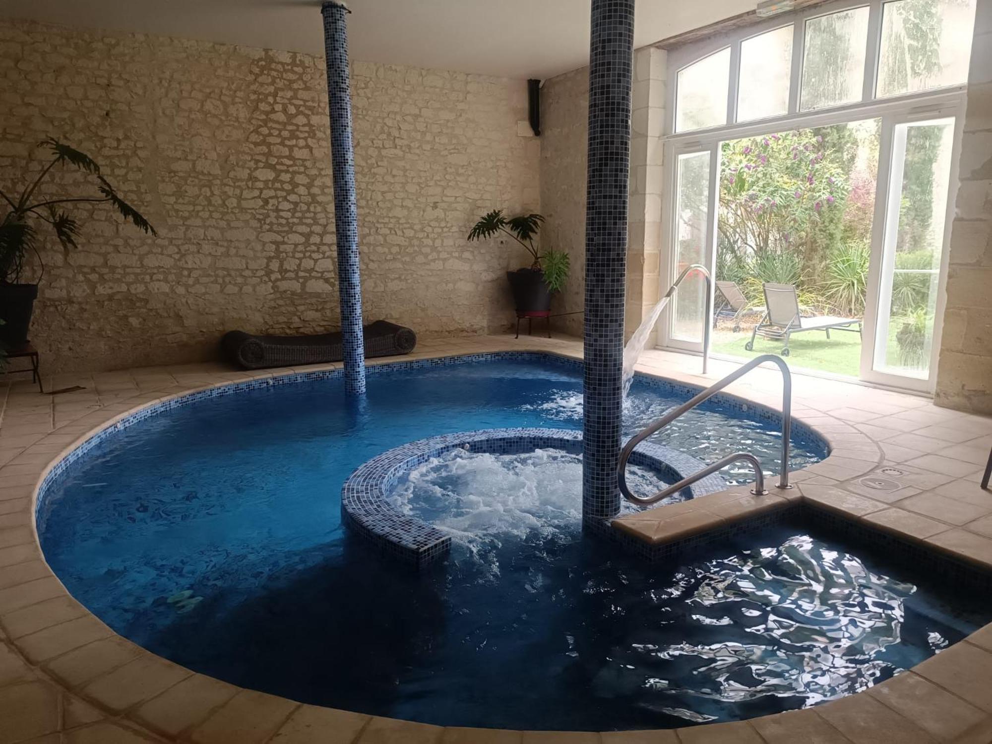 Hostellerie Les Hauts De Sainte Maure Bagian luar foto